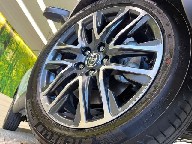 �y����18�C���`�A���~�z�C�[���z�O�ςɃ}�b�`���������A���~�z�C�[���𑕒����Ă���܂��B�e��ЊO�A���~�z�C�[����A�X�^�b�h���X�^�C�����戵�����Ă���܂��B���񂲑��k����������