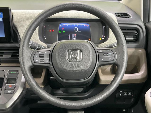 �y�X�e�A�����O�X�C�b�`�z�^�]���A�O������ڐ������炷���ƂȂ��A�I�[�f�B�I���̑��삪�\�ȕ֗��@�\!���S&���K�ȃh���C�u�����o���Ă���܂���