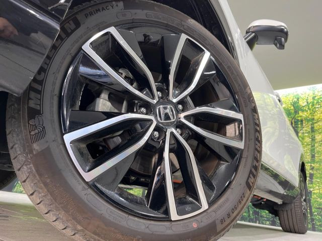 �y����18�C���`�A���~�z�C�[���z�O�ςɃ}�b�`���������A���~�z�C�[���𑕒����Ă���܂��B�e��ЊO�A���~�z�C�[����A�X�^�b�h���X�^�C�����戵�����Ă���܂��B���񂲑��k����������