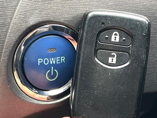 �y�X�}�[�g�L�[�z�J�o����|�P�b�g�ɓ��ꂽ�܂܂ł��h�A�̎{���E�������\�ȃX�}�[�g�L�[�𑕔��B�G���W���̃I���E�I�t�����J�M�����o���K�v����������Ƃ��Ă��֗��ł���