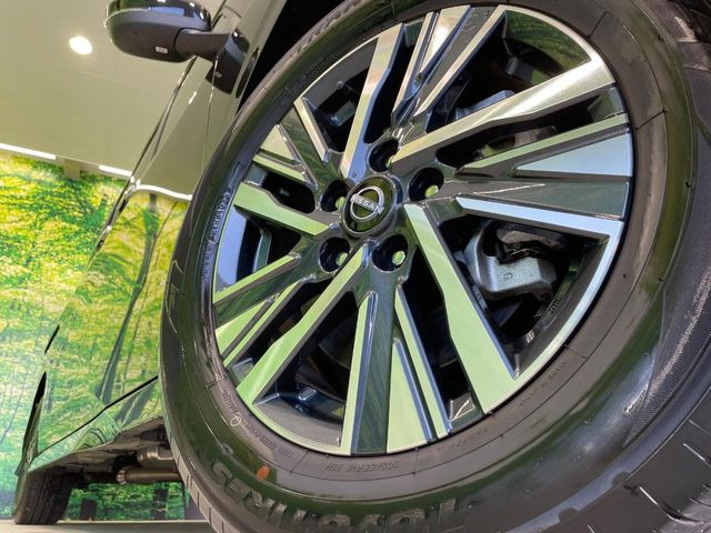 �y����16�C���`�A���~�z�C�[���z�O�ςɃ}�b�`���������A���~�z�C�[���𑕒����Ă���܂��B�e��ЊO�A���~�z�C�[����A�X�^�b�h���X�^�C�����戵�����Ă���܂��B���񂲑��k����������