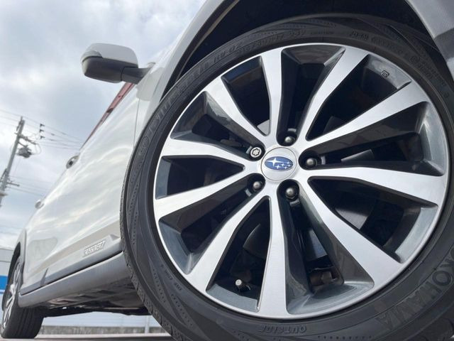 �y����17�C���`�A���~�z�C�[���z�O�ςɃ}�b�`���������A���~�z�C�[���𑕒����Ă���܂��B�e��ЊO�A���~�z�C�[����A�X�^�b�h���X�^�C�����戵�����Ă���܂��B���񂲑��k����������