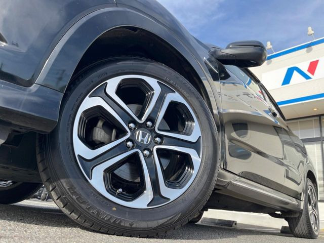 �y����17�C���`�A���~�z�C�[���z�O�ςɃ}�b�`���������A���~�z�C�[���𑕒����Ă���܂��B�e��ЊO�A���~�z�C�[����A�X�^�b�h���X�^�C�����戵�����Ă���܂��B���񂲑��k����������