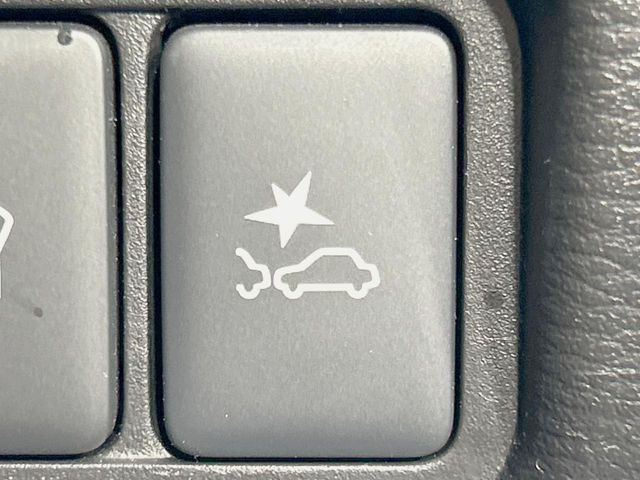 �y�O�He-Assist�z���s���ɑO���̎ԗ�����F�����A�Փ˂������Ȏ��͌x��ƃu���[�L�ŏՓˉ���Ɣ�Q�y�����A�V�X�g�B�����S�Ƀh���C�u�����y���݂��������܂��B