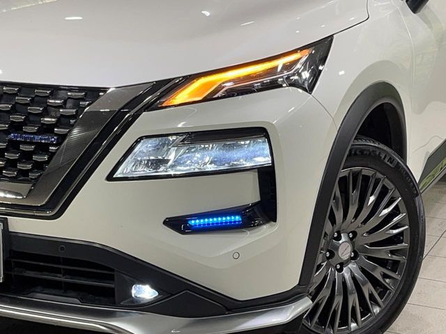 �yLED�w�b�h���C�g�z���V����ԑ��s�����ǍD�Ȏ��E���m�ۂ����S���ĉ^�]�ł��鍂�P�xLED�w�b�h���C�g�𑕔�!�_�����x�������A����d�͂��}�����Ă��܂��B