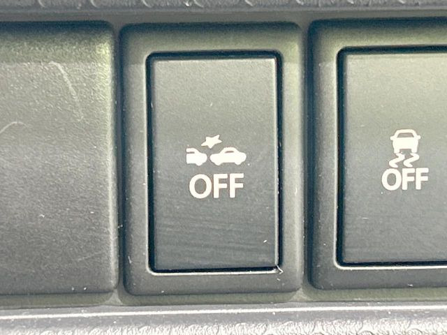 �y�X�}�[�g�u���[�L�T�|�[�g�z���s���ɑO���̎ԗ�����F�����A�Փ˂������Ȏ��͌x��ƃu���[�L�ŏՓˉ���Ɣ�Q�y�����A�V�X�g�B�����S�Ƀh���C�u�����y���݂��������܂��B