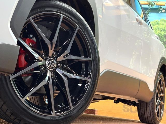 �y����19�C���`�A���~�z�C�[���z�O�ςɃ}�b�`���������A���~�z�C�[���𑕒����Ă���܂��B�e��ЊO�A���~�z�C�[����A�X�^�b�h���X�^�C�����戵�����Ă���܂��B���񂲑��k����������