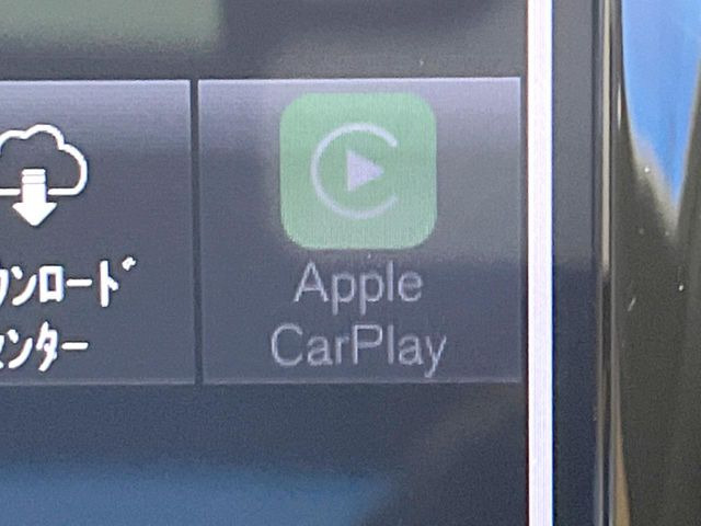 ��Apple Car Play:�X�}�z�Ƃ̗L���ڑ��ŁA�i�r�E�I�[�f�B�I�Đ��ȂǃX�}�z�̃A�v���@�\����ʂł��g����֗��@�\�ł�!