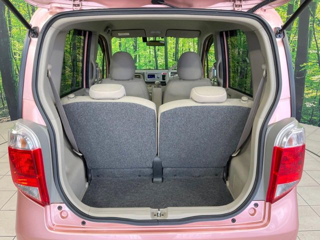 ���i�̂���������ʋ΁A���}���ɏ\���ȉ׎��X�y�[�X���m�ۂ��Ă���܂��B�Z�J���h�V�[�g��|���ƁA�傫�ȉו��̐ύڂ��\�ł���