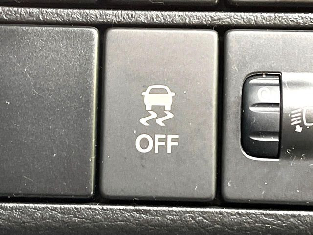 �y������h�~���u�z�ԗ��̉���������m����ƁA�����I�Ɏԗ��̐i�s������ۂ悤�Ɏԗ��𐧌䂵�܂��B�J�̓��ȂǊ���₷���H�ʏ󋵂ł����S�ȉ^�]���\�ł��B