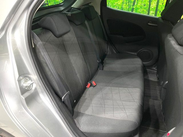 �R���p�N�g�J�[�ł����A�Z�J���h�V�[�g�͏\���ȍL����������K�ɂ���肢�������܂���V�[�g��|���đ傫�ȉו���ς񂾂�ƁA�p�r�̕����L��1��ł��B