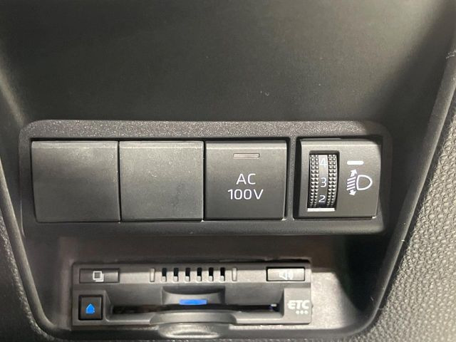 �y�A�N�Z�T���[�R���Z���g�z�L�����v��X�|�[�c�A�A�E�g�h�A�ł̃A�N�e�B�r�e�B�͂������A�ЊQ�E��d�̍ۂɏ����ɂ��Ȃ�AC100V�R���Z���g�𑕔���P�[�^�C��^�u���b�g�A�Q�[���@��̏[�d�ɂ���