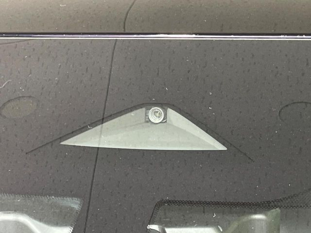 �y�C���e���W�F���g�G�}�[�W�F���V�[�u���[�L�z�t�����g�J�����őO���̎ԗ�����s�҂����m�B�Փ˂������Ȏ��͏Փ˔�Q�y���u���[�L���쓮�A�Փˉ�����T�|�[�g�B�����S�Ƀh���C�u�����y���݂��������܂��B