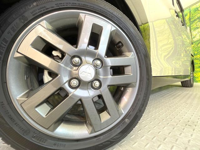 �y�����A���~�z�C�[���z�O�ςɃ}�b�`���������A���~�z�C�[���𑕒����Ă���܂��B�e��ЊO�A���~�z�C�[����A�X�^�b�h���X�^�C�����戵�����Ă���܂��B���񂲑��k����������