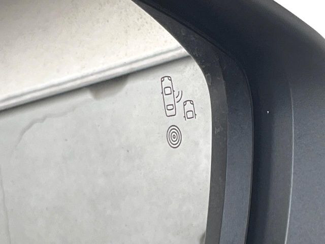 ���u���C���h�A�V�X�g�Z���T�[:���p����̎Ԃ����m���A�h���C�o�[���Ԑ��ύX���s���ۂɁA�x�����Ƌ��ɒ��ӂ𑣂��Ă������S�x���@�\�ł�!