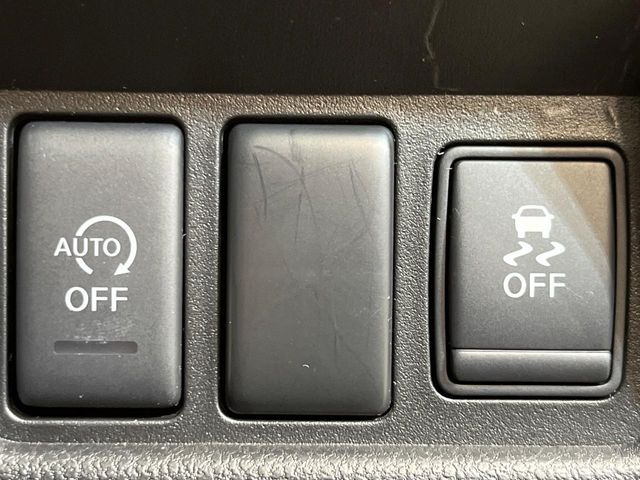 �y�A�C�h�����O�X�g�b�v�z�ԐM����a�؂Œ�Ԃ����ۂɃG���W�����~���A���ʂȔR���̏����}���܂��B�R��������ی�ɂȂ���@�\��G���W���̓u���[�L�𗣂��΍Ďn�����܂��B