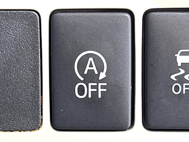 �y�A�C�h�����O�X�g�b�v�z�ԐM����a�؂Œ�Ԃ����ۂɃG���W�����~���A���ʂȔR���̏����}���܂��B�R��������ی�ɂȂ���@�\��G���W���̓u���[�L�𗣂��΍Ďn�����܂��B