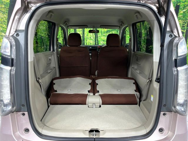 ���i�̂���������ʋ΁A���}���ɏ\���ȉ׎��X�y�[�X���m�ۂ��Ă���܂��B�Z�J���h�V�[�g��|���ƁA�傫�ȉו��̐ύڂ��\�ł���