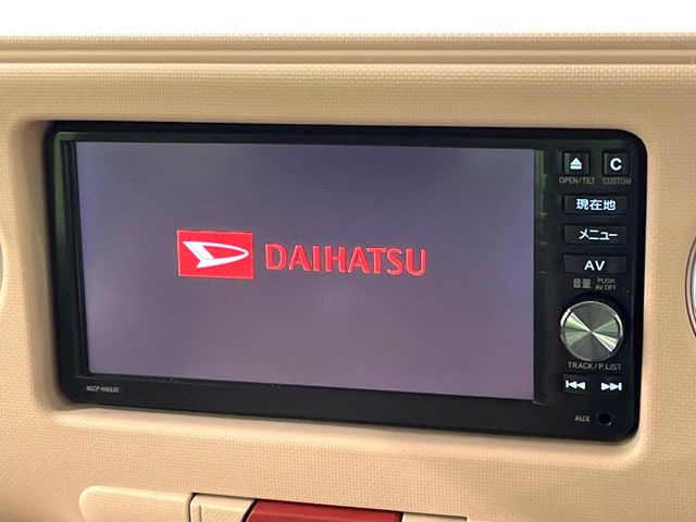 �y�����i�r�z�l�C�̏����i�r�𑕔����Ă���܂��B�i�r�̎g���₷���͂������A�I�[�f�B�I�@�\���[��!�L�����v�◷�s�͂������A�ʋ΂┃�����ȂǕ��i�̃h���C�u���y�����Ȃ�͂���