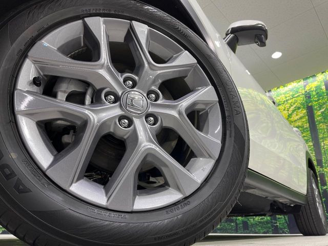 �y����18�C���`�A���~�z�C�[���z�O�ςɃ}�b�`���������A���~�z�C�[���𑕒����Ă���܂��B�e��ЊO�A���~�z�C�[����A�X�^�b�h���X�^�C�����戵�����Ă���܂��B���񂲑��k����������