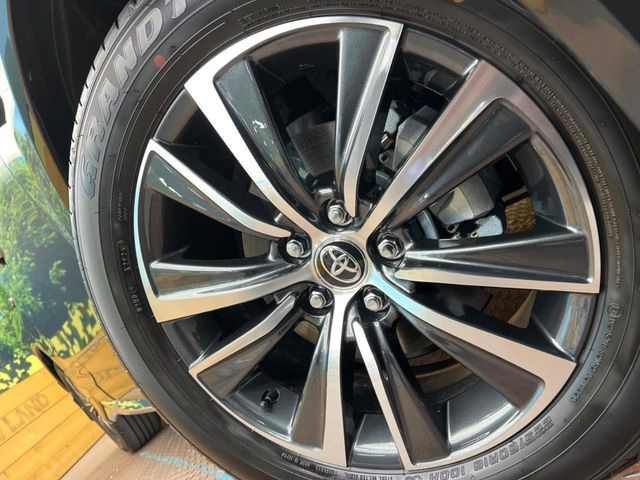 �y����18�C���`�A���~�z�C�[���z�O�ςɃ}�b�`���������A���~�z�C�[���𑕒����Ă���܂��B�e��ЊO�A���~�z�C�[����A�X�^�b�h���X�^�C�����戵�����Ă���܂��B���񂲑��k����������