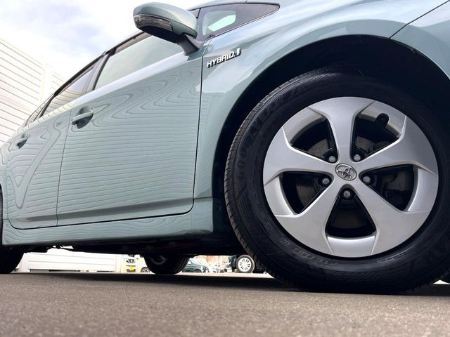 �y����15�C���`�A���~�z�C�[���z�O�ςɃ}�b�`���������A���~�z�C�[���𑕒����Ă���܂��B�e��ЊO�A���~�z�C�[����A�X�^�b�h���X�^�C�����戵�����Ă���܂��B���񂲑��k����������