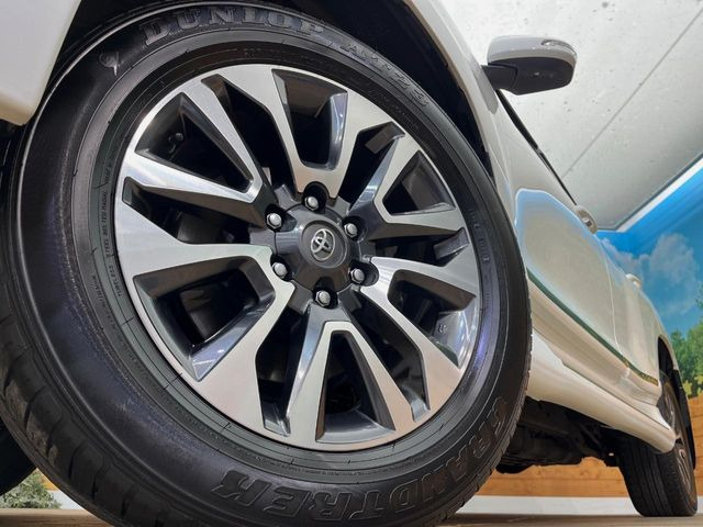 �y����19�C���`�A���~�z�C�[���z�O�ςɃ}�b�`���������A���~�z�C�[���𑕒����Ă���܂��B�e��ЊO�A���~�z�C�[����A�X�^�b�h���X�^�C�����戵�����Ă���܂��B���񂲑��k����������