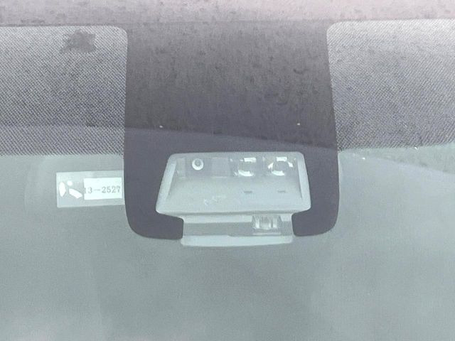 �y�g���^�Z�[�t�e�B�Z���X�z���s���ɑO���̎ԗ�����F�����A�Փ˂������Ȏ��͌x��ƃu���[�L�ŏՓˉ���Ɣ�Q�y�����A�V�X�g�B�����S�Ƀh���C�u�����y���݂��������܂��B