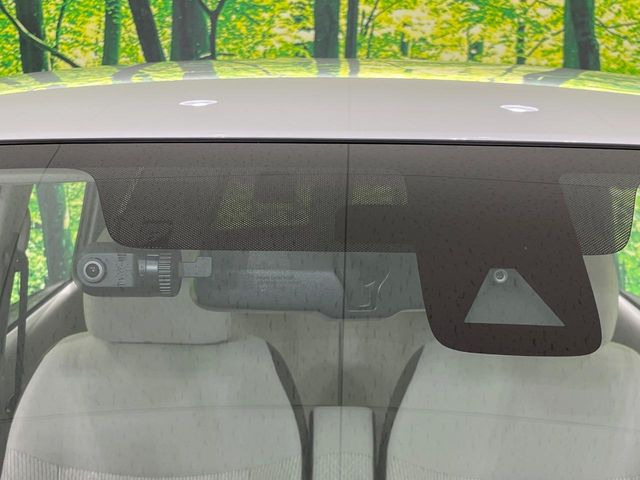 �y�G�}�[�W�F���V�[�u���[�L�z���s���ɑO���̎ԗ�����F�����A�Փ˂������Ȏ��͌x��ƃu���[�L�ŏՓˉ���Ɣ�Q�y�����A�V�X�g�B�����S�Ƀh���C�u�����y���݂��������܂��B