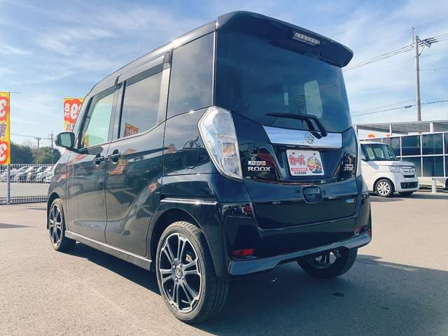 ���X�ł͌y�����Ԃ��畁�ʎԂ܂ŕ��L���I�[�����[�J�[�̎Ԏ�E�F�E�O���[�h��L�x�ɑ����Ă���܂��B