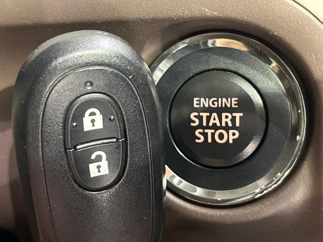 �y�L�[���X�X�^�[�g�V�X�e���z�J�o����|�P�b�g�ɓ��ꂽ�܂܂ł��h�A�̎{���E�������\�ȃX�}�[�g�L�[�𑕔��B�G���W���̃I���E�I�t�����J�M�����o���K�v����������Ƃ��Ă��֗��ł���