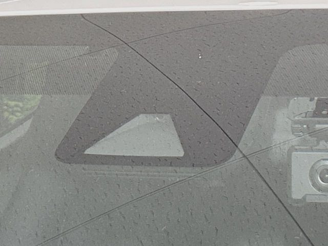 �y�g���^�Z�[�t�e�B�Z���X�z���s���ɑO���̎ԗ�����F�����A�Փ˂������Ȏ��͌x��ƃu���[�L�ŏՓˉ���Ɣ�Q�y�����A�V�X�g�B�����S�Ƀh���C�u�����y���݂��������܂��B