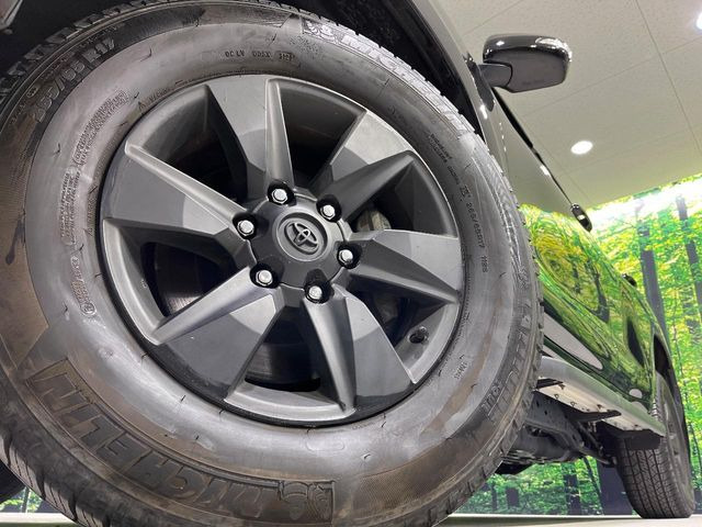 �y����17�C���`�A���~�z�C�[���z�O�ςɃ}�b�`���������A���~�z�C�[���𑕒����Ă���܂��B�e��ЊO�A���~�z�C�[����A�X�^�b�h���X�^�C�����戵�����Ă���܂��B���񂲑��k����������