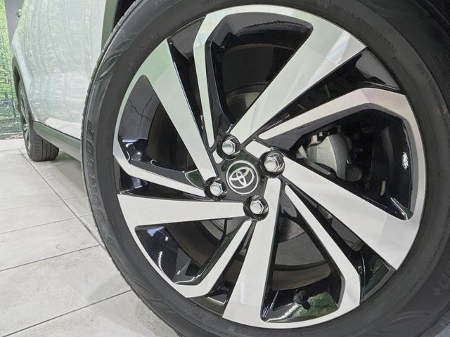 �y����17�C���`�A���~�z�C�[���z�O�ςɃ}�b�`���������A���~�z�C�[���𑕒����Ă���܂��B�e��ЊO�A���~�z�C�[����A�X�^�b�h���X�^�C�����戵�����Ă���܂��B���񂲑��k����������