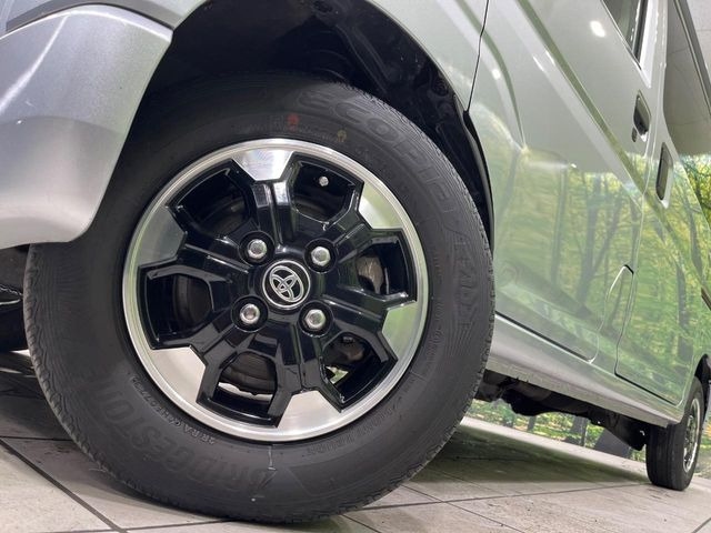 �y����12�C���`�A���~�z�C�[���z�����z�C�[���𑕒��B���s���\�̌���ɉ����A�O�ς����X�^�C���b�V���ɂȂ��Ă��܂��B