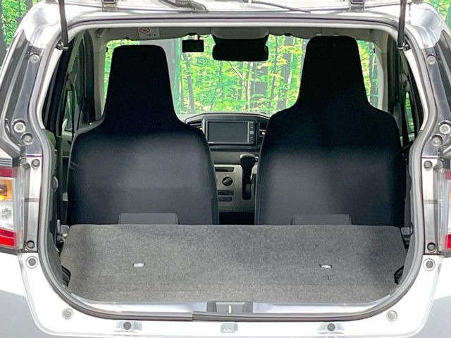 ���i�̂���������ʋ΁A���}���ɏ\���ȉ׎��X�y�[�X���m�ۂ��Ă���܂��B�Z�J���h�V�[�g��|���ƁA�傫�ȉו��̐ύڂ��\�ł���