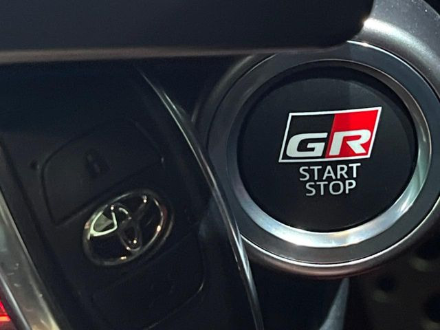 �y�X�}�[�g�L�[�z�J�o����|�P�b�g�ɓ��ꂽ�܂܂ł��h�A�̎{���E�������\�ȃX�}�[�g�L�[�𑕔��B�G���W���̃I���E�I�t�����J�M�����o���K�v����������Ƃ��Ă��֗��ł���