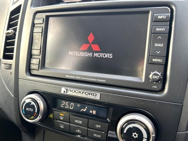 �y���[�J�[�����i�r�z�C���e���A�ɗn�����ރX�^�C���b�V���ȁu��p�݌v�v���[�J�[�i�r�𑕔��􎋔F���⑀�쐫�ȂǊ�{���\�ɂ��D��A���㎿�ȃJ�[���C�t�����y���݂��������܂��B