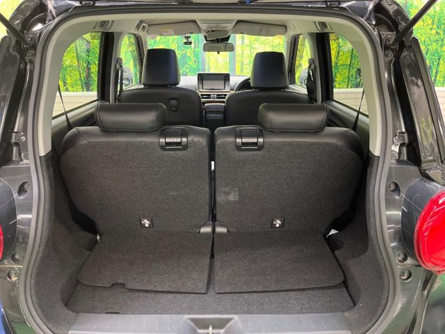 ���i�̂���������ʋ΁A���}���ɏ\���ȉ׎��X�y�[�X���m�ۂ��Ă���܂��B�Z�J���h�V�[�g��|���ƁA�傫�ȉו��̐ύڂ��\�ł���