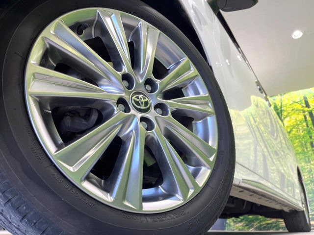 �y����18�C���`�A���~�z�C�[���z�O�ςɃ}�b�`���������A���~�z�C�[���𑕒����Ă���܂��B�e��ЊO�A���~�z�C�[����A�X�^�b�h���X�^�C�����戵�����Ă���܂��B���񂲑��k����������