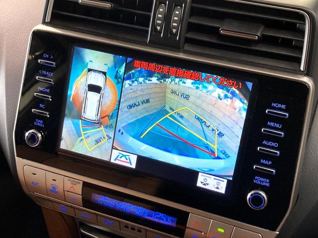 �y�p�m���~�b�N�r���[���j�^�[�z��p�̃J�����ɂ��A�ォ�猩���낵���悤�Ȏ��_��360�x�N���}�̎��͂��m�F���邱�Ƃ��ł��܂������p�������m�F���₷���A�����ꏊ�ł̐؂�Ԃ��⒓�Ԃ��X���[�Y�ɍs���܂��B