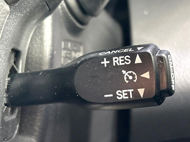 �y�N���[�Y�R���g���[���z�������H�����N���N���s�B�A�N�Z���𗣂��Ă���葬�x�ő��s���ł��A�������^�]���̕��S���y��!�����E�������ȒP�ȃX�C�b�`����Œ����ł��܂��B