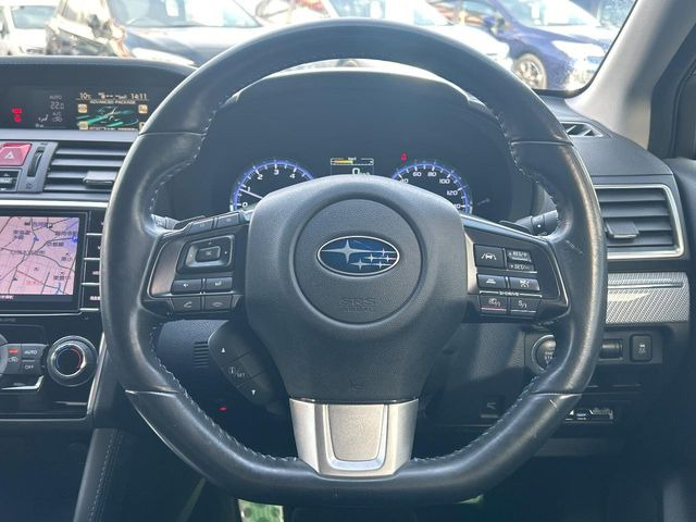 �y�����v�����X�e�A�����O�z�㎿�Ȋv���g�p���邱�ƂŁA��ɂ����������݂ƂĂ��^�]���₷���n���h���ł���