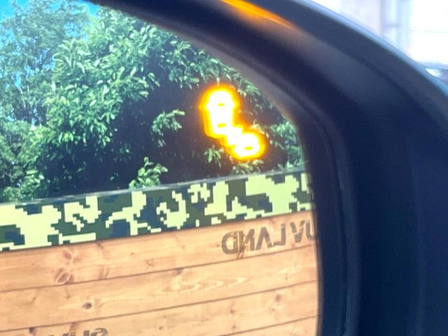 �y�u���C���h�X�|�b�g�C���t�H���[�V�����z���s���A�h�A�~���[�̎��p�ɂȂ�₷���ӏ��Ɍ㑱�Ԃ��ڋ߂���ƃT�C�h�~���[�t�߂Ɍx����\���A�h���C�o�[�ɒ��ӊ��N�����Ă���܂��B