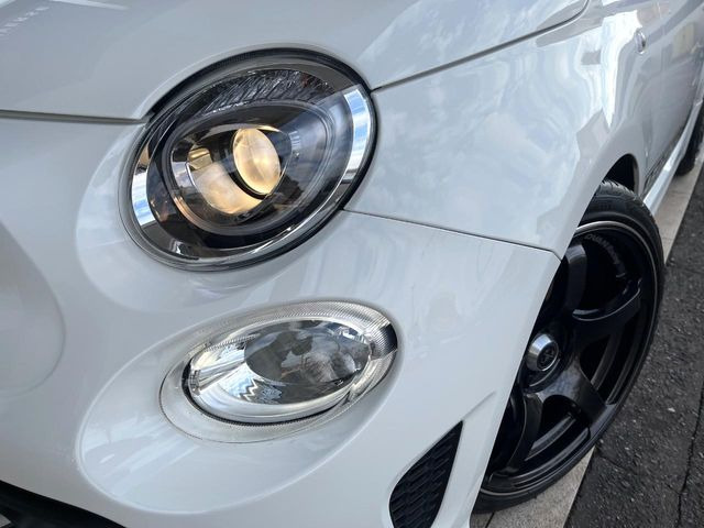 ���w�b�h���C�g:�w�b�h���C�g�͉��΂݂����Ȃ��A�Y��ȏ�Ԃ�ۂ��Ă���܂��B���΂ݖh�~�̃����Y�R�[�e�B���O�̎{�H���\�ł������܂��B