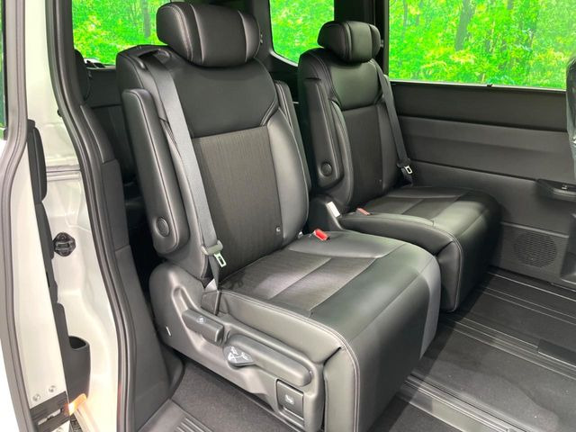 ���i���ȃI���W�i���t���A�}�b�g���I�v�V�����ɂĂ��p�ӂ��Ă���܂��B���D���ȃf�U�C����J���[�����Ԃɍ��킹�đI��ł����������Ƃ��ł��܂���