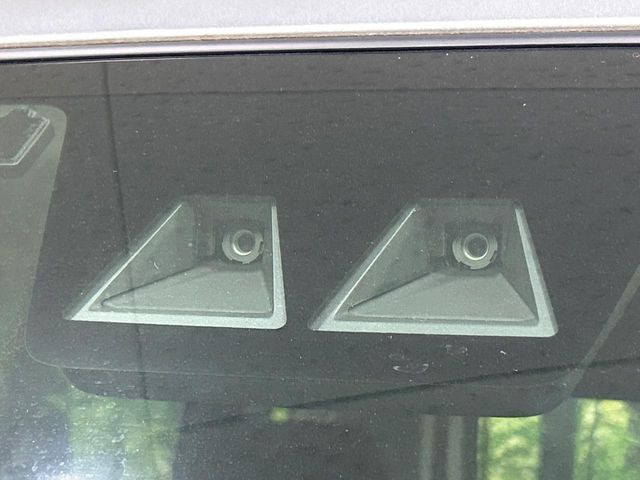 �y�X�}�[�g�A�V�X�g�z���s���ɑO���̎ԗ�����F�����A�Փ˂������Ȏ��͌x��ƃu���[�L�ŏՓˉ���Ɣ�Q�y�����A�V�X�g�B�����S�Ƀh���C�u�����y���݂��������܂��B