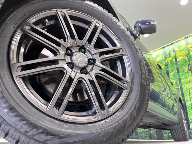 �y17�C���`�A���~�z�C�[���z�O�ςɃ}�b�`�����A���~�z�C�[���𑕒����Ă���܂��B�e��A���~�z�C�[����A�X�^�b�h���X�^�C�����戵�����Ă���܂��B���񂲑��k����������