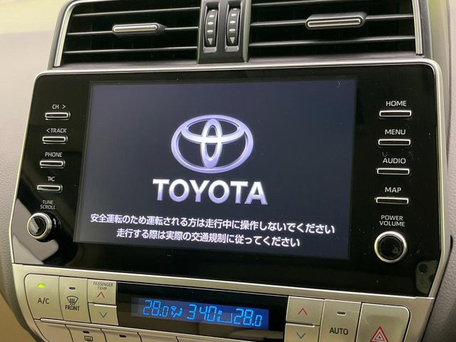 【メーカー純正ナビ】インテリアに溶け込むスタイリッシュな「専用設計」メーカーナビを装備♪視認性や操作性など基本性能にも優れ、より上質なカーライフをお楽しみいただけます。