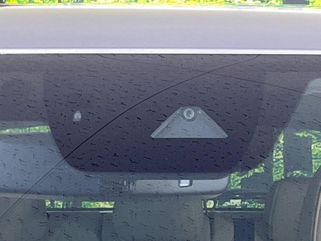 �y�X�}�[�g�V�e�B�u���[�L�T�|�[�g�z�ᑬ���s���ɑO���̎ԗ�����F�����A�Փ˂������Ȏ��͌x��ƃu���[�L�ŏՓˉ���Ɣ�Q�y�����A�V�X�g�B�����S�Ƀh���C�u�����y���݂��������܂��B